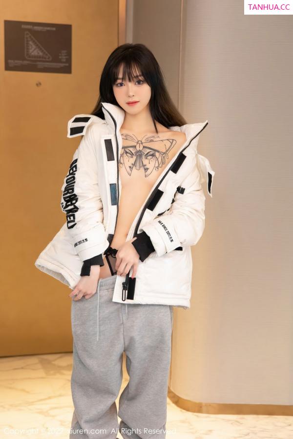 小奶瓶呜呜  [XiuRen]高清写真图 2022.01.17 No.4470 奶瓶第12张图片